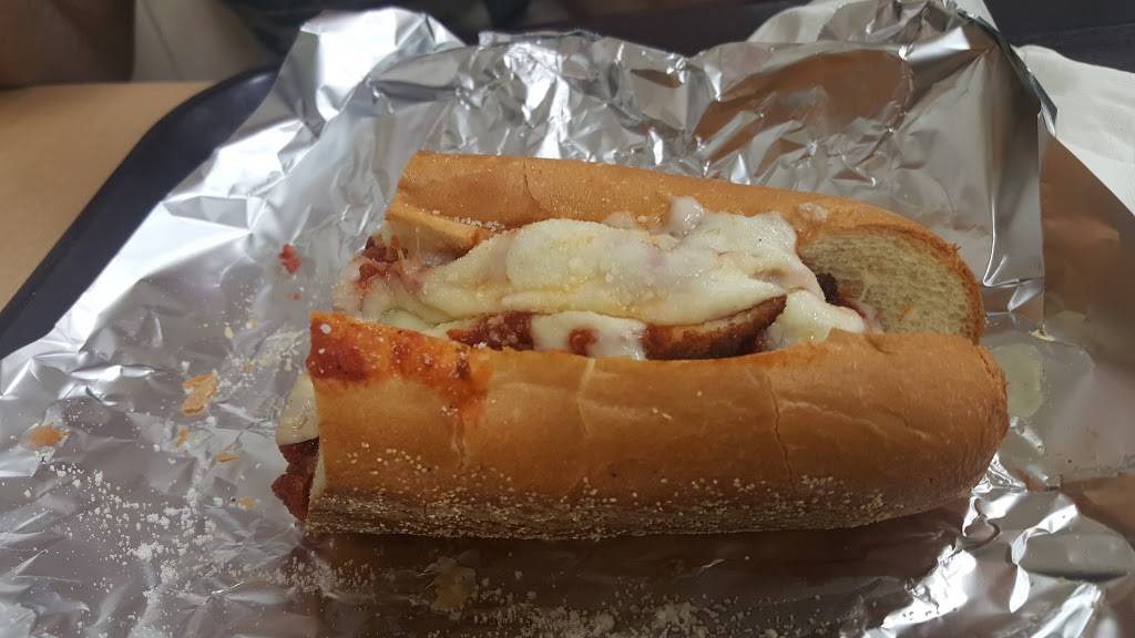 Famous Original Ray’s Pizza | restaurant | 204 9th Ave, New York, NY 10011, USA | 2122431129 OR +1 212-243-1129