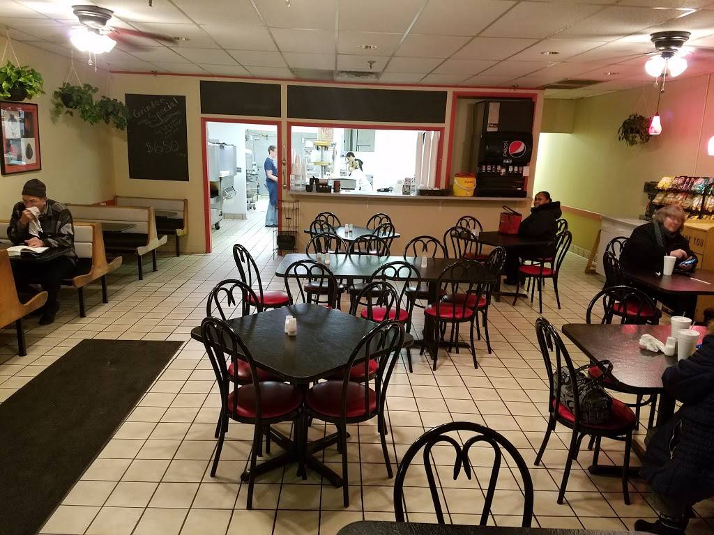 Mancinos - South Cedar | restaurant | 6250 S Cedar St, Lansing, MI 48911, USA | 5178876300 OR +1 517-887-6300