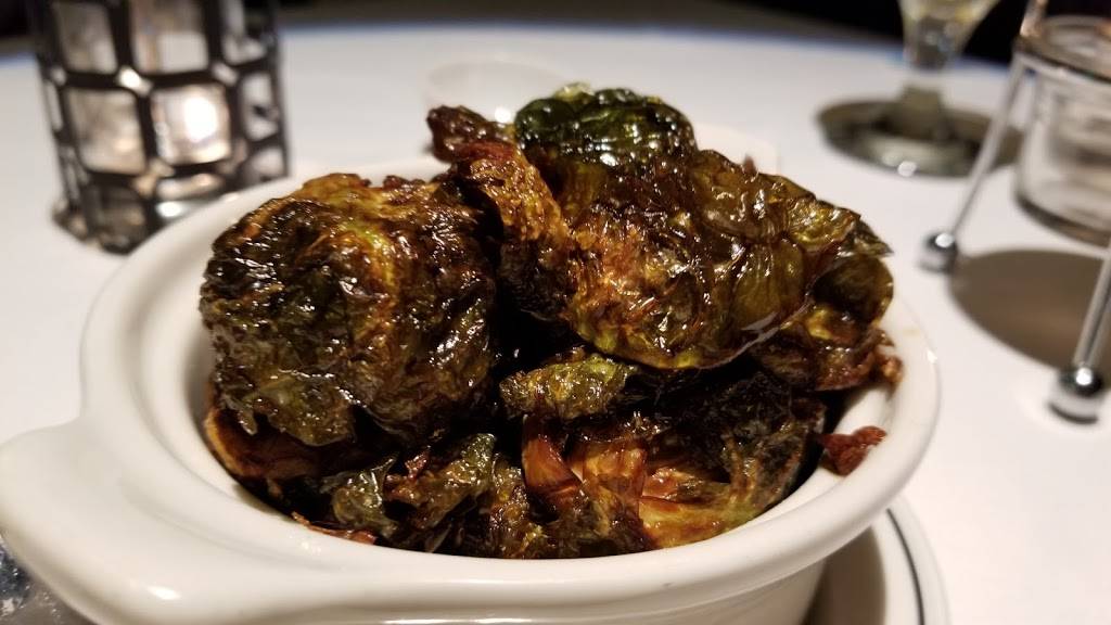 Trulucks | restaurant | 9860 Berwyn Ave, Rosemont, IL 60018, USA | 8472339404 OR +1 847-233-9404