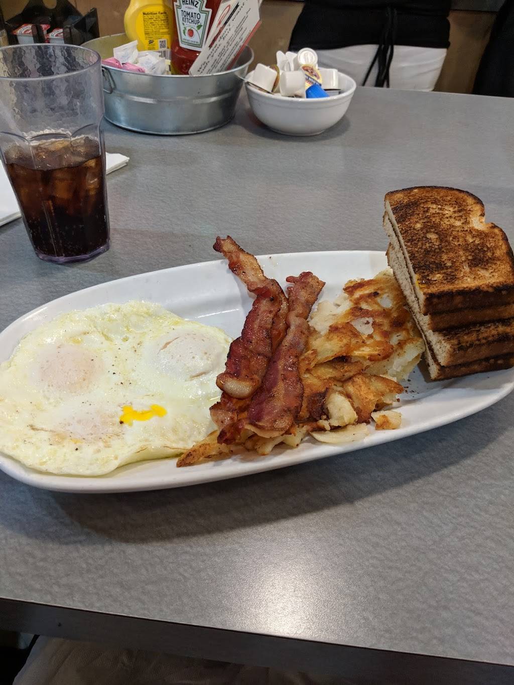 Dales Diner | restaurant | 34 N 3rd St, Waterville, OH 43566, USA | 4194410044 OR +1 419-441-0044