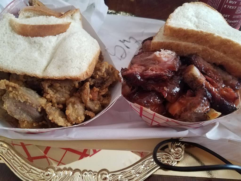 Joes Barbeque & Fish | restaurant | 4900 W Madison St, Chicago, IL 60644, USA | 7736265910 OR +1 773-626-5910