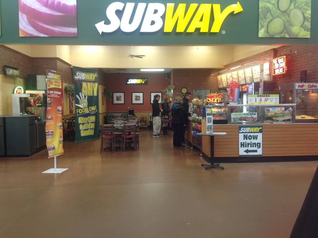 Subway | restaurant | 411 Pewaukee Rd, Pewaukee, WI 53072, USA | 2622640052 OR +1 262-264-0052