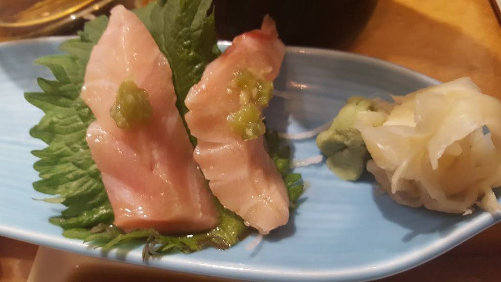 Mirai Sushi | restaurant | 990 N Mies Van Der Rohe Way, Chicago, IL 60611, USA | 3122809100 OR +1 312-280-9100