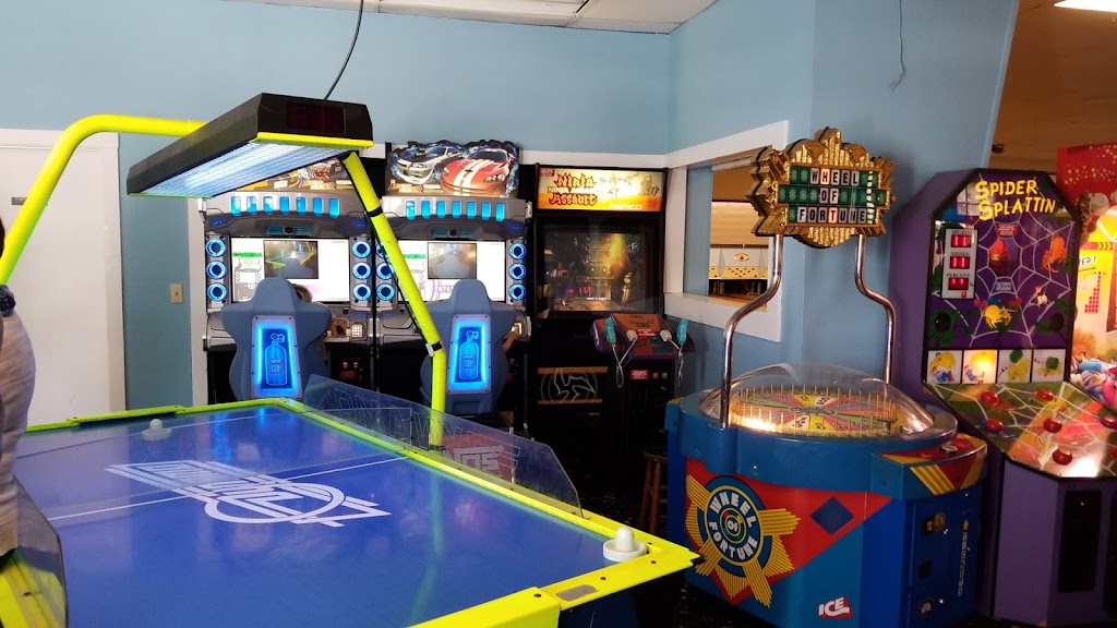 Bowling Acres | restaurant | 32 Elm St, Peterborough, NH 03458, USA | 6039241300 OR +1 603-924-1300