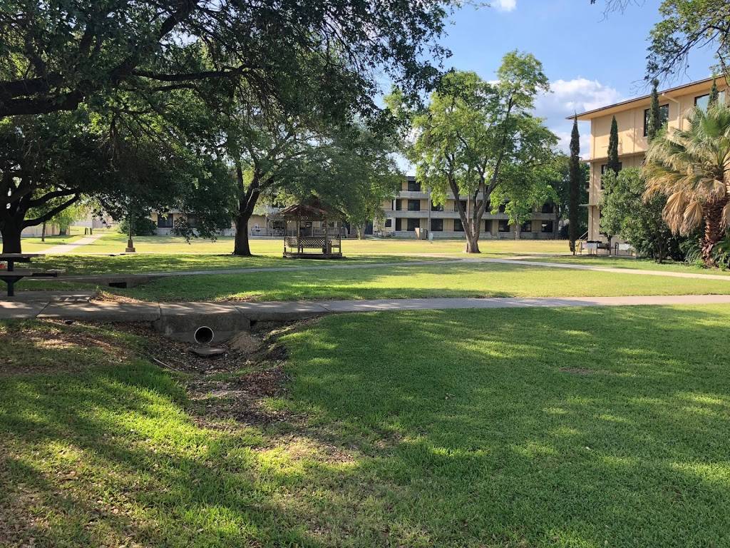 Subway Restaurants | restaurant | 236 Kirknewton St, Lackland AFB, TX 78236, USA | 2109274462 OR +1 210-927-4462