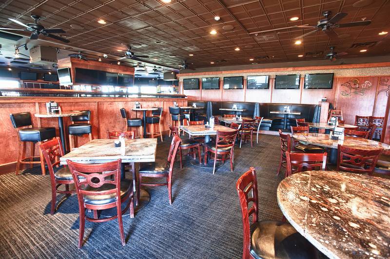 Michels Sports Eatery | restaurant | 8209 Wicker Ave, St John, IN 46373, USA | 2193651525 OR +1 219-365-1525