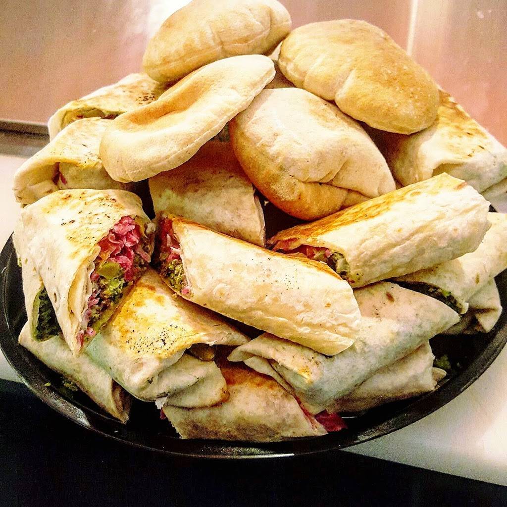 Zachi Express | restaurant | 3202 N Broadway, Chicago, IL 60657, USA | 7733271111 OR +1 773-327-1111