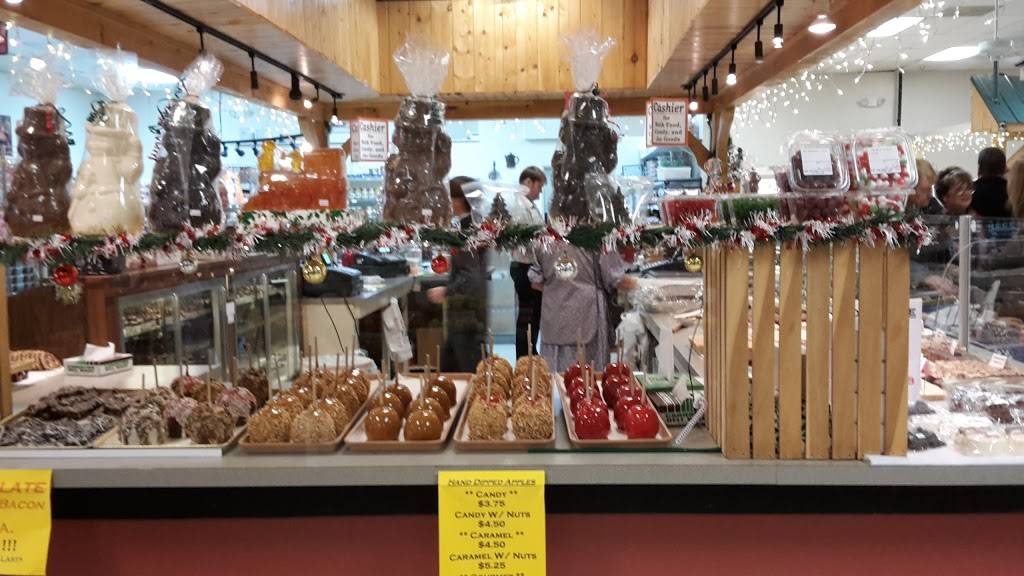 Pennsylvania Dutch Market | bakery | 1583 Potomac Ave, Hagerstown, MD 21742, USA | 2404208555 OR +1 240-420-8555