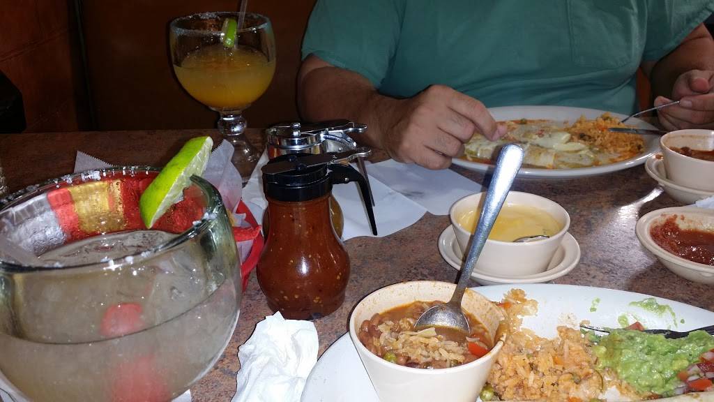 Hacienda Vieja | restaurant | 4301 S Staples St #2703, Corpus Christi, TX 78411, USA | 3619946530 OR +1 361-994-6530