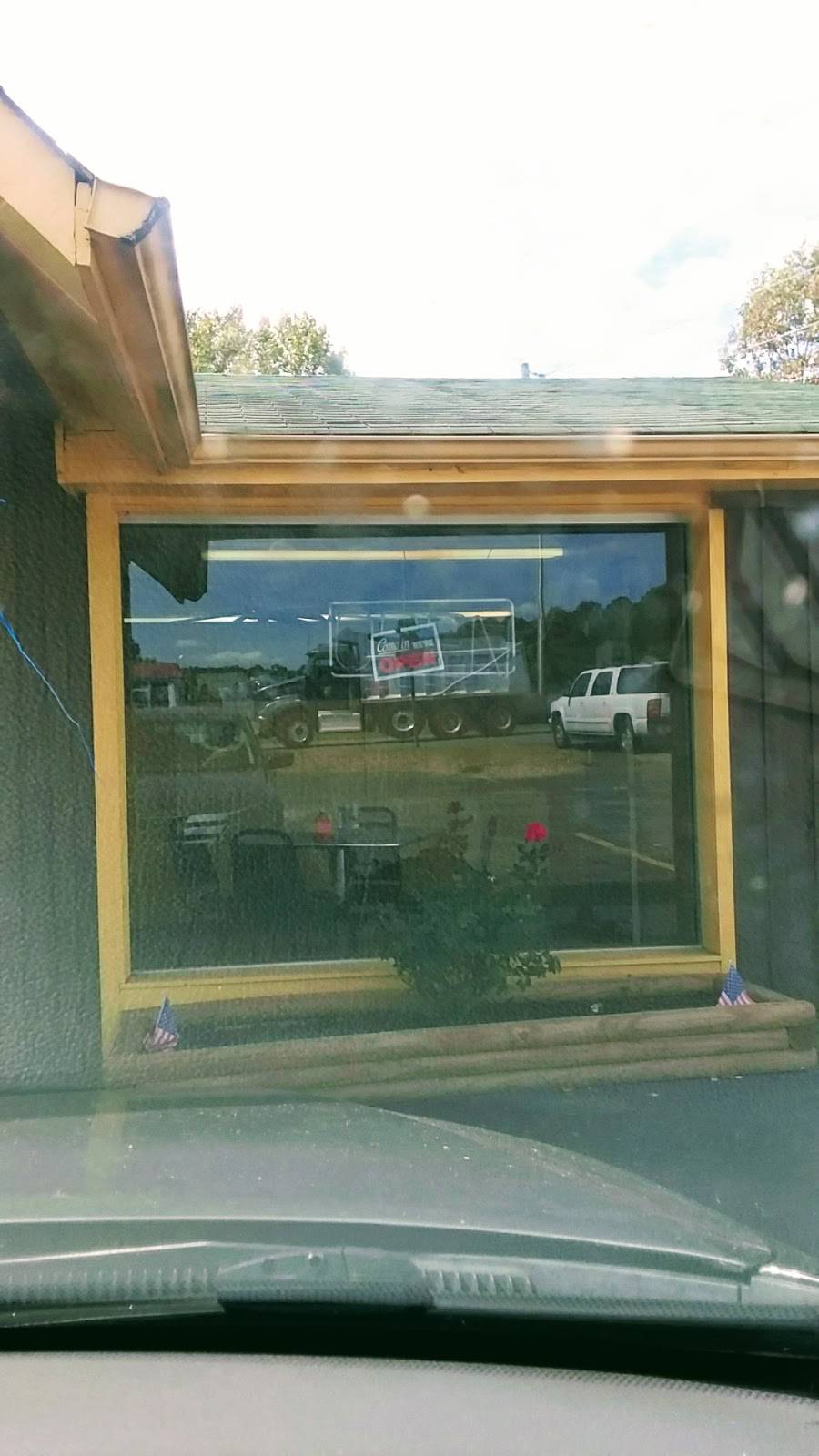 Whitts Barbecue | restaurant | 590 TN-46, Dickson, TN 37055, USA | 6154467304 OR +1 615-446-7304