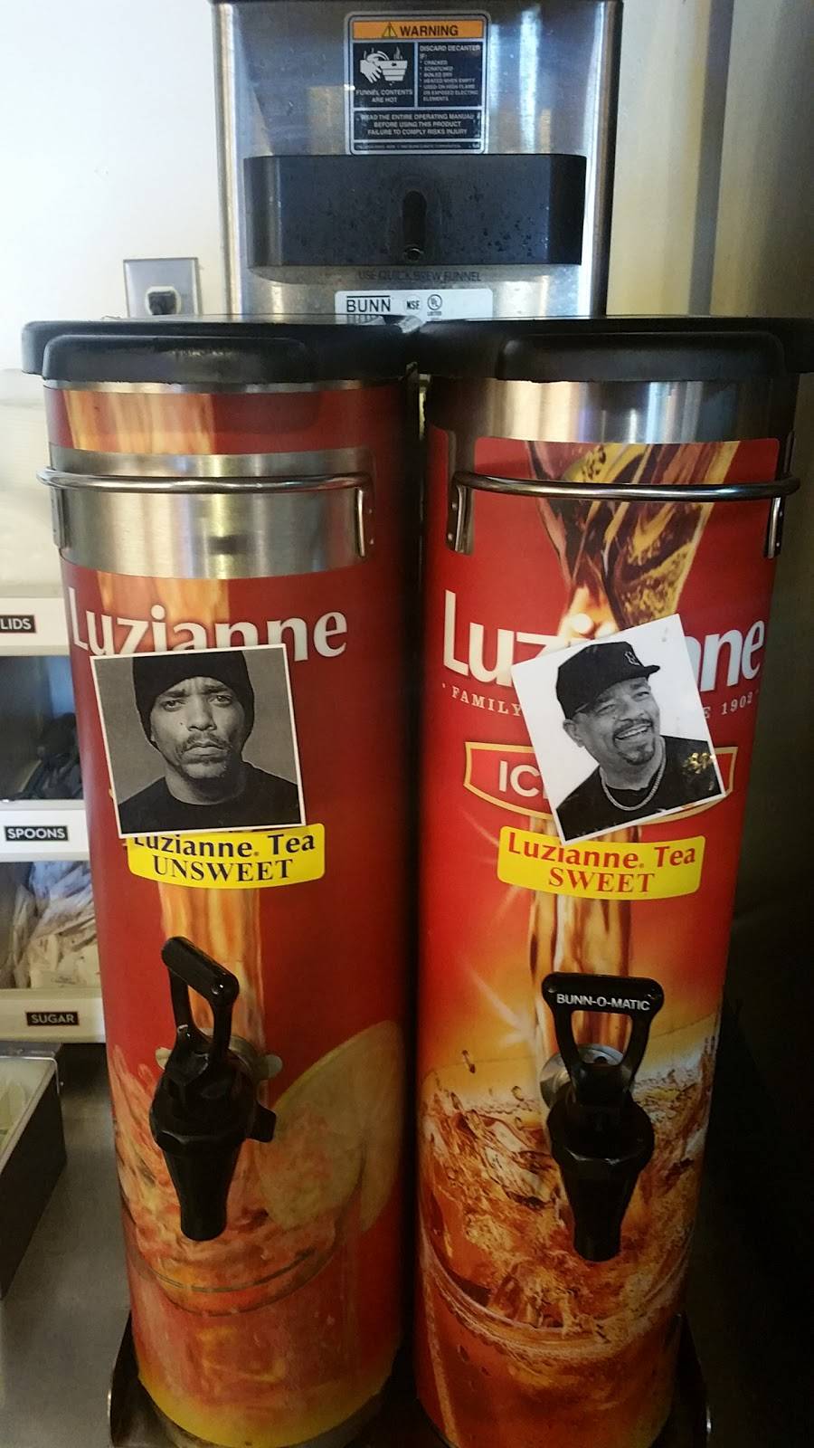 DoubleDaves Pizzaworks | restaurant | 2300 Chisholm Trail Rd, Round Rock, TX 78681, USA | 5123883283 OR +1 512-388-3283