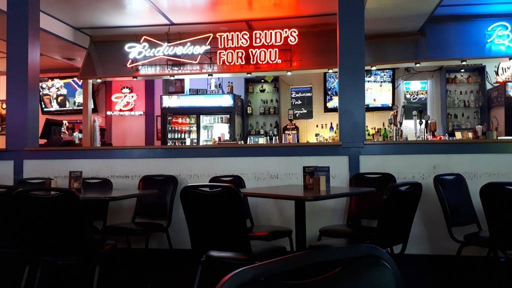 Baseys Downtown Grill | restaurant | 1151, 419 S West St, Indianapolis, IN 46225, USA | 3176026900 OR +1 317-602-6900