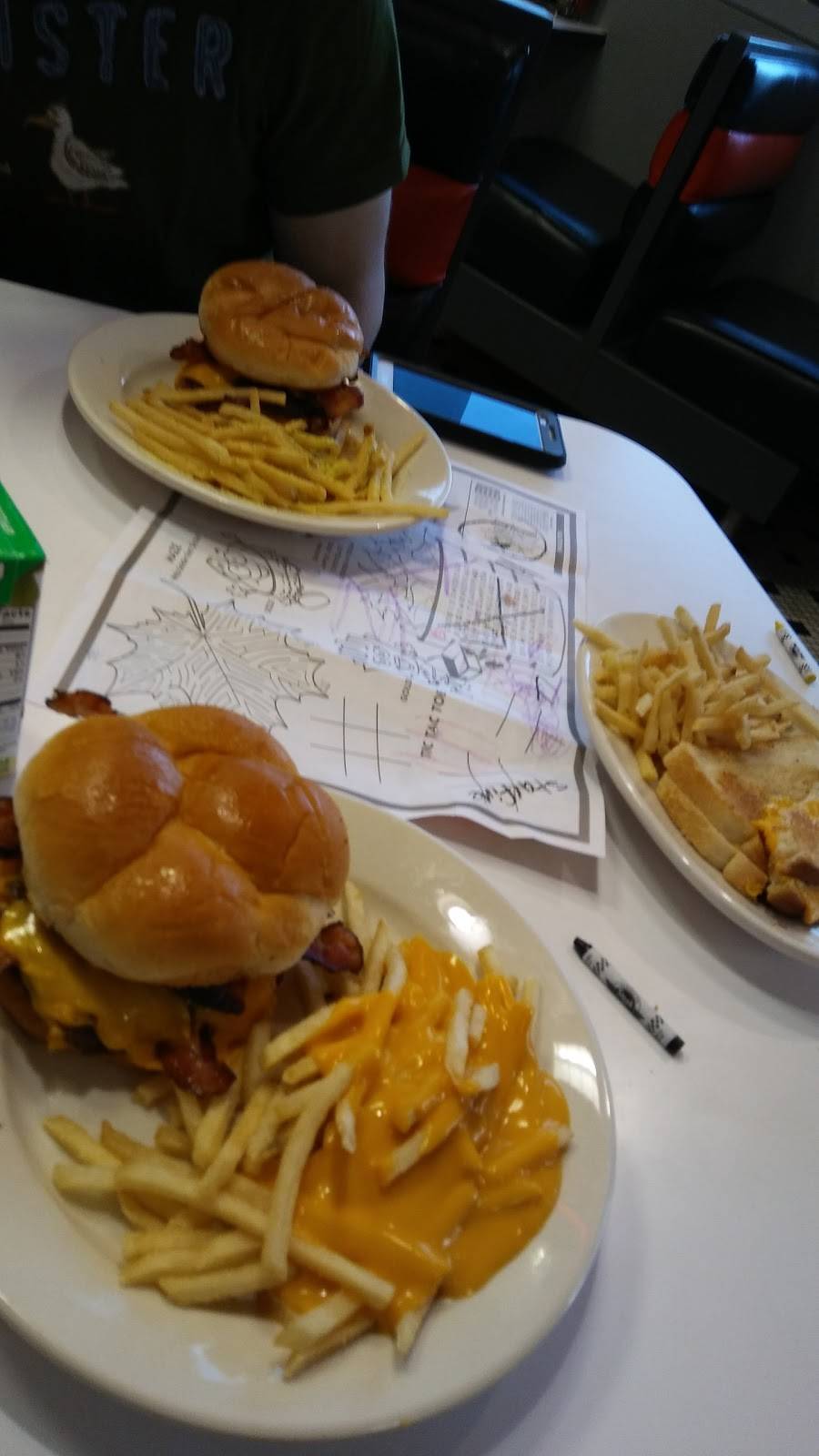 Steak n Shake | restaurant | 335 Leonardwood Dr, Frankfort, KY 40601, USA | 5028750200 OR +1 502-875-0200