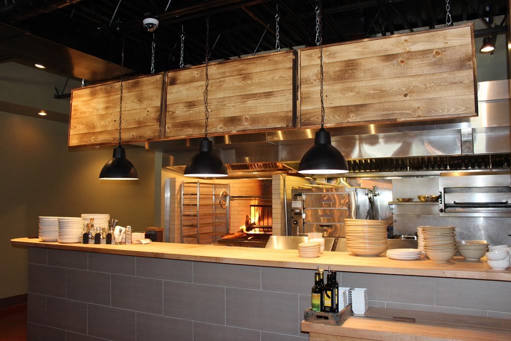 The Central Restaurant & Bar | restaurant | 127 Long Sands Rd, York, ME 03909, USA | 2073518363 OR +1 207-351-8363