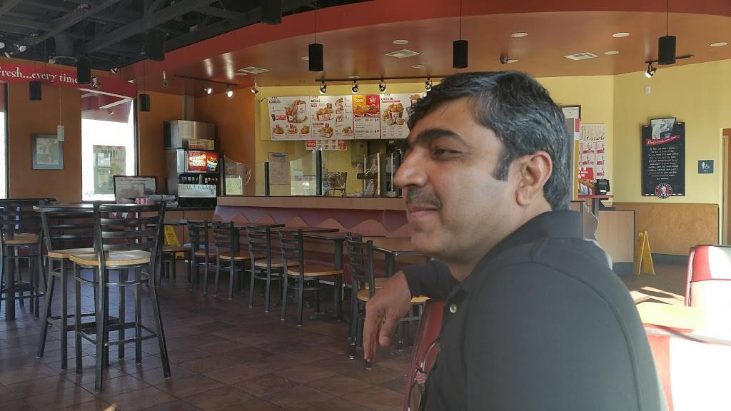 KFC | restaurant | 2427 S, Main St, La Marque, TX 77568, USA | 4099334106 OR +1 409-933-4106