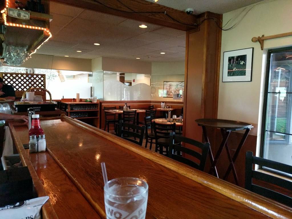 Hideaway Restaurant & Pub | restaurant | 19 Halls Rd, Old Lyme, CT 06371, USA | 8604341455 OR +1 860-434-1455