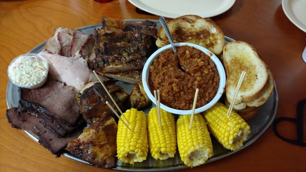 Fat Boys Bar-B-Q | restaurant | 1606 W Vine St, Kissimmee, FL 34741, USA | 4078477098 OR +1 407-847-7098