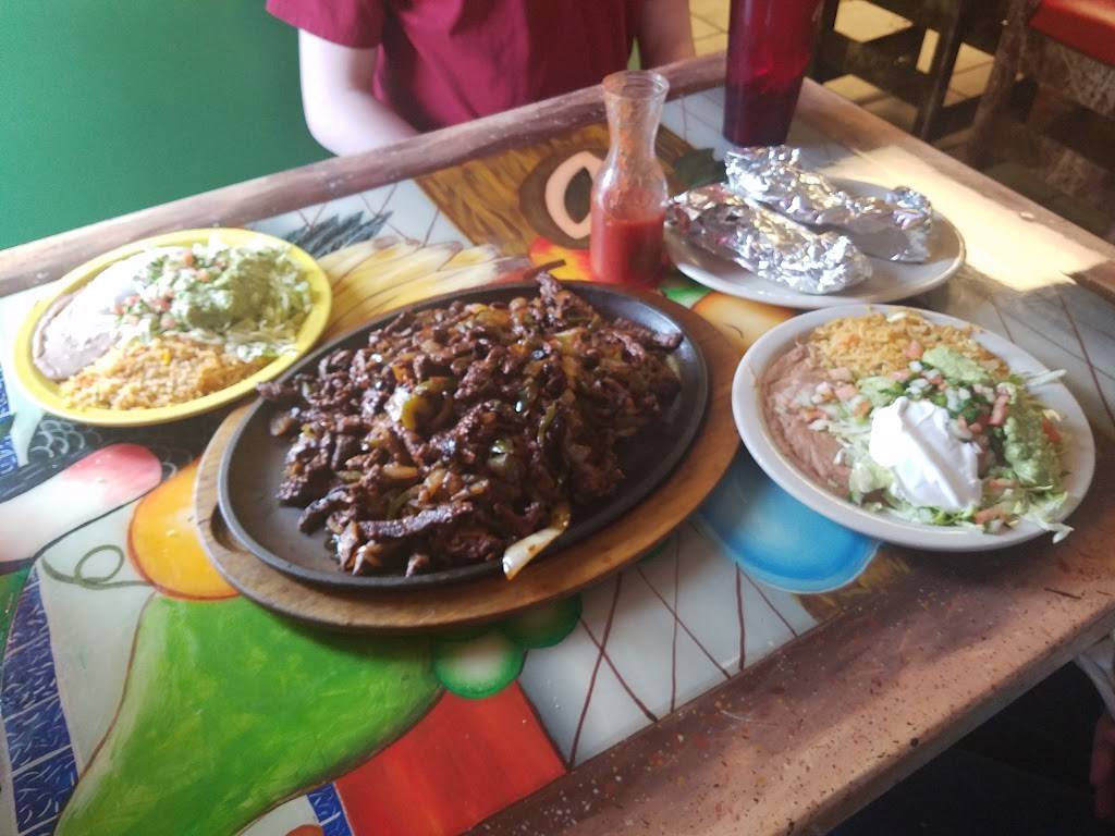 El Jefe Mexican Restaurant | restaurant | 200 E Main Cross St, Edinburgh, IN 46124, USA | 8125265887 OR +1 812-526-5887