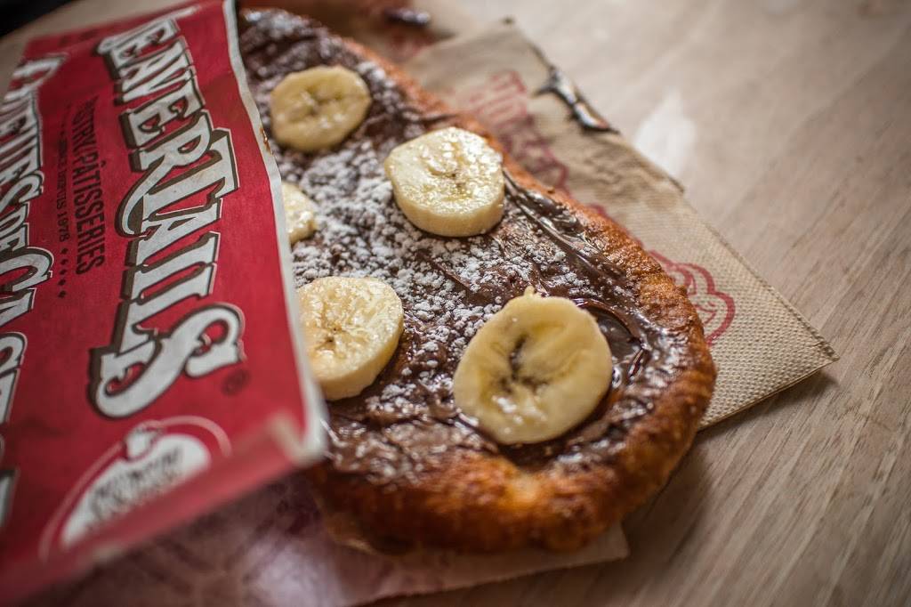 BeaverTails | restaurant | 145 Queens Quay W, Toronto, ON M5J 2H4, Canada | 4163608245 OR +1 416-360-8245