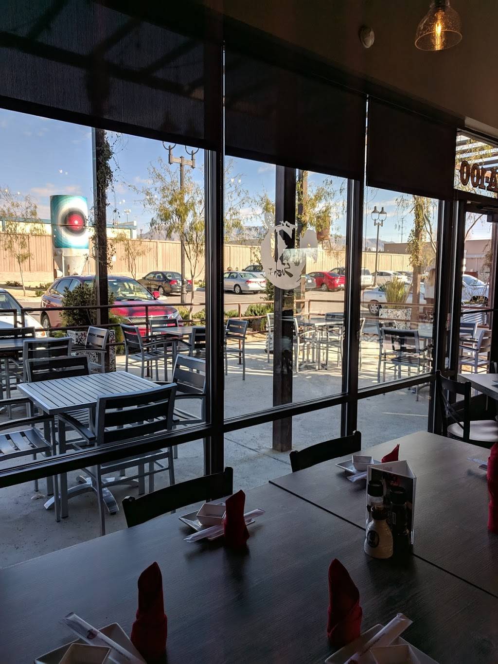 AKI SUSHI | restaurant | 145 E Sunset Rd A-100, El Paso, TX 79922, USA | 9157608888 OR +1 915-760-8888