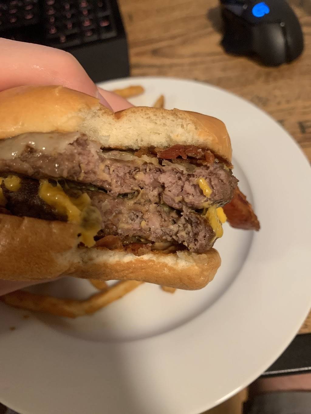 Good Times Burgers & Frozen Custard | restaurant | 2050 26th St, Boulder, CO 80302, USA | 3034495185 OR +1 303-449-5185