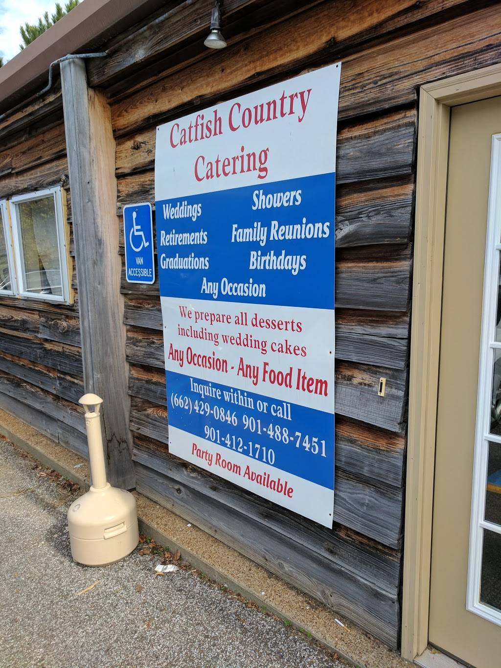 Catfish Country | restaurant | 3780 Holly Springs Rd. Ext., Hernando, MS 38632, USA | 6624290846 OR +1 662-429-0846