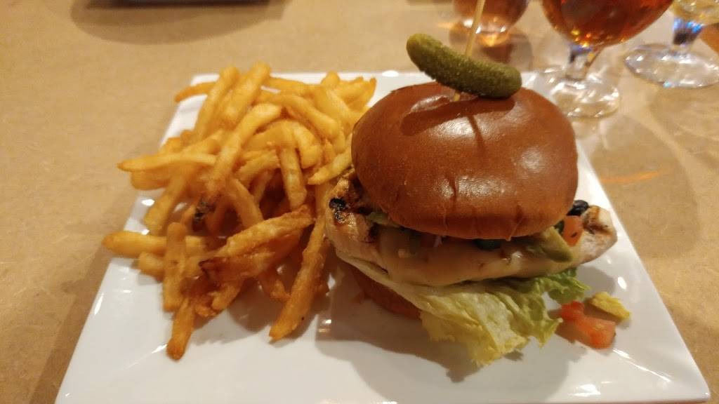 Anduzzis Sports Club - Holmgren Way | restaurant | 1992 Holmgren Way, Green Bay, WI 54304, USA | 9209651111 OR +1 920-965-1111