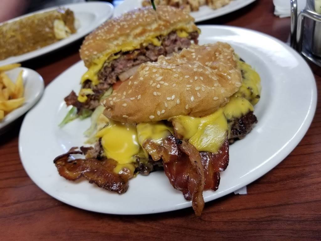 L Georges | restaurant | 1203 S Commerce Rd, Walled Lake, MI 48390, USA | 2489605700 OR +1 248-960-5700