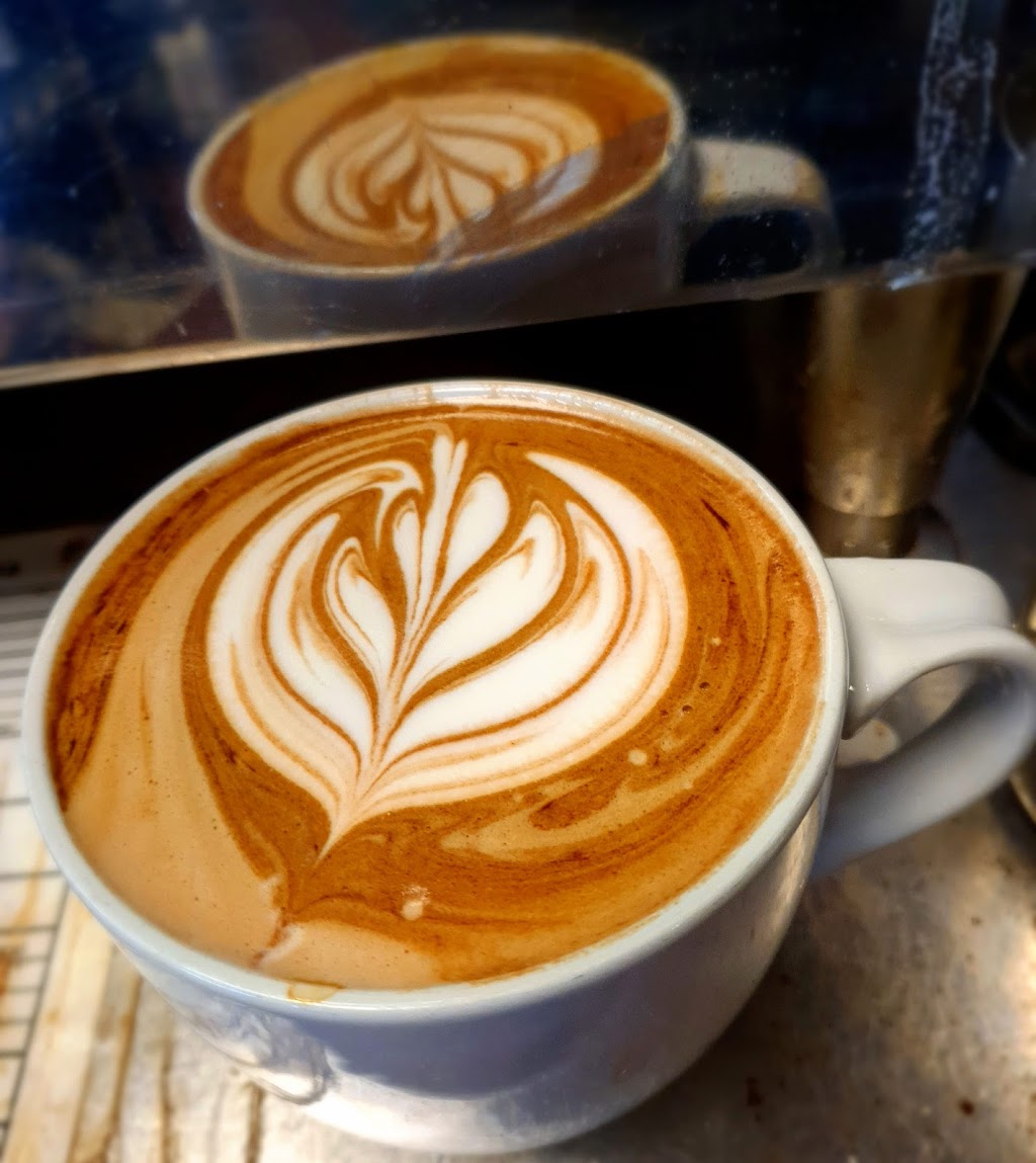 Le Petit Café | cafe | 13551 SE 145th Ave, Happy Valley, OR 97015, USA | 9717576005 OR +1 971-757-6005