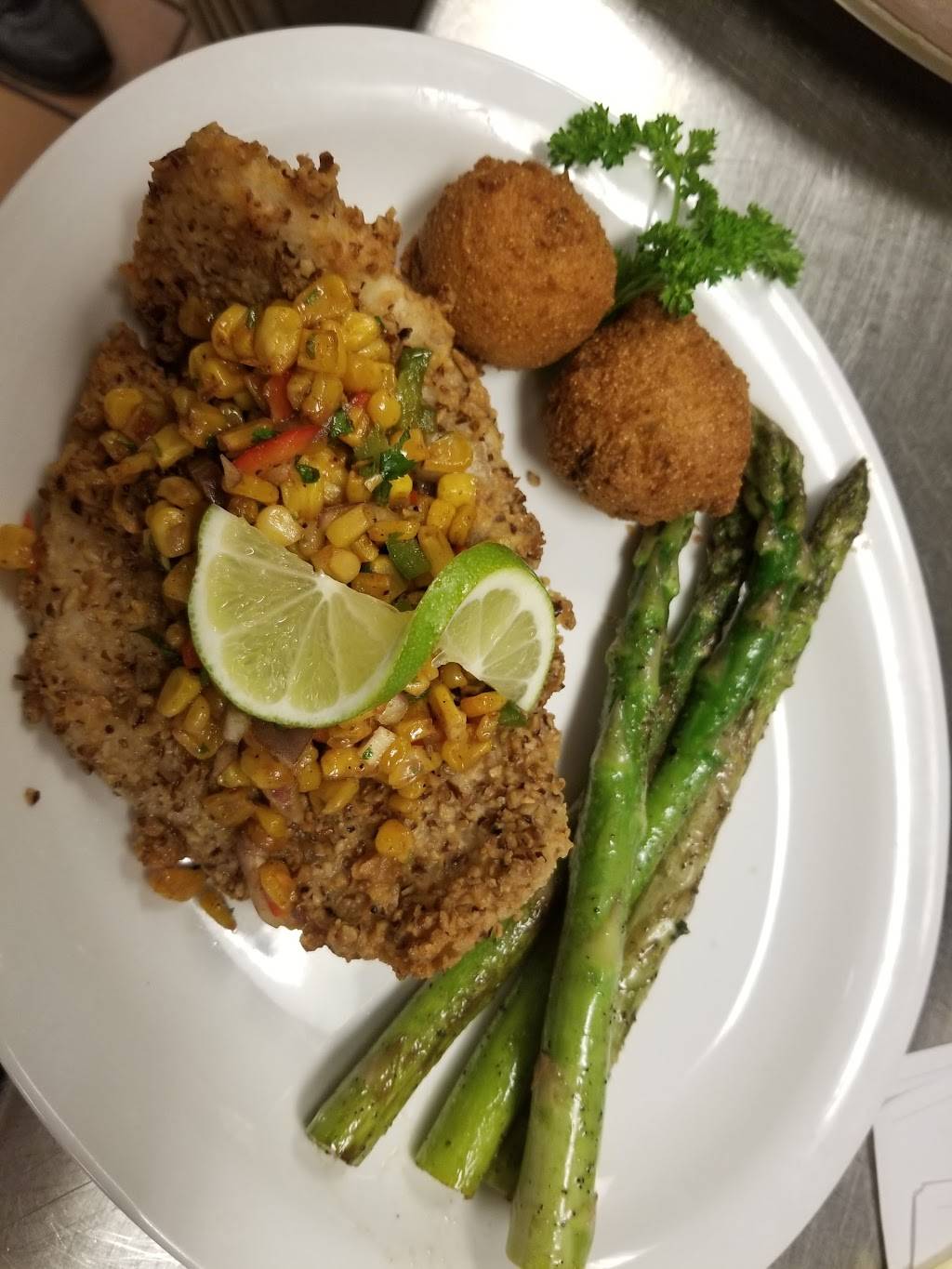 Legacy Hills Grille | restaurant | 301 Del Webb Blvd, Georgetown, TX 78633, USA | 5126885213 OR +1 512-688-5213