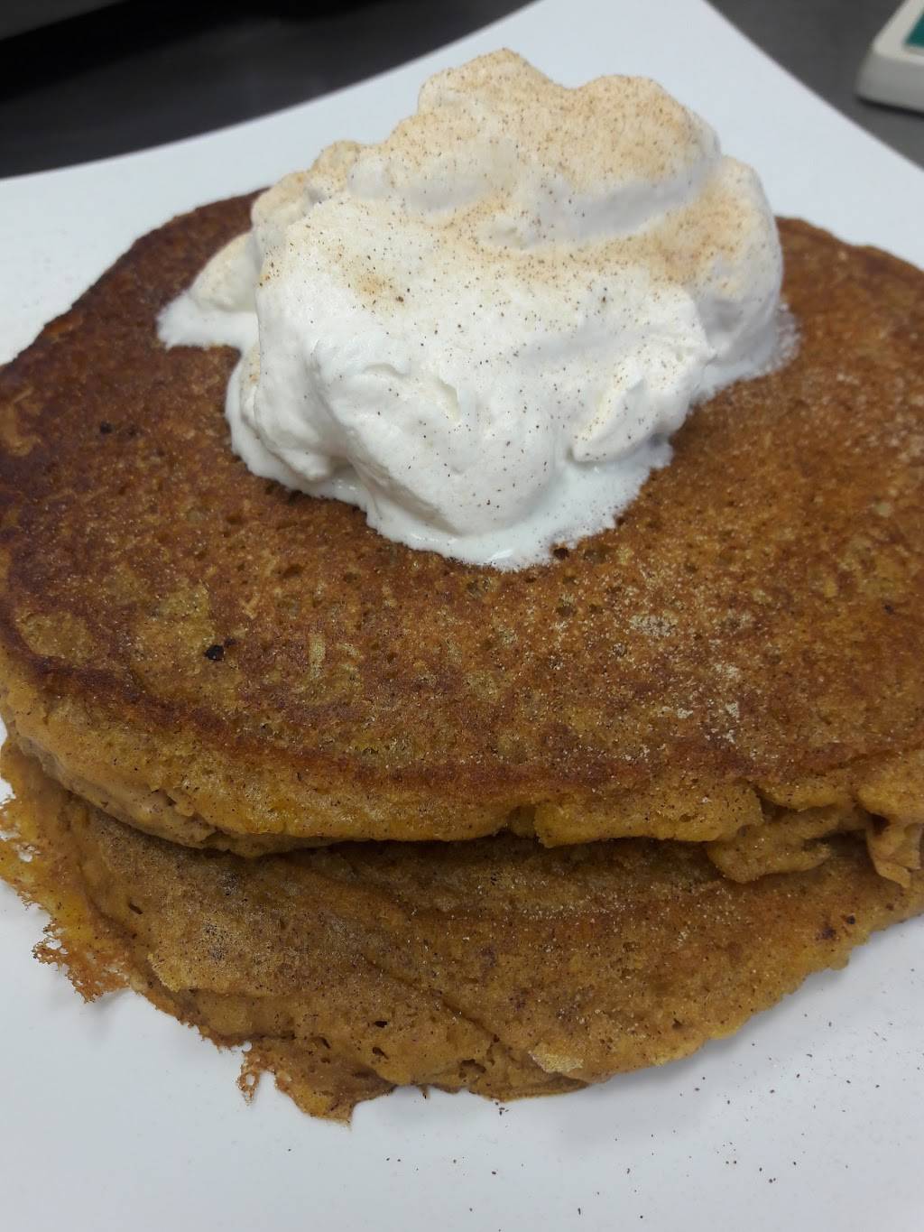 Fork & Burger | restaurant | 6280 S Valley View Blvd #100, Las Vegas, NV 89118, USA | 7024765337 OR +1 702-476-5337