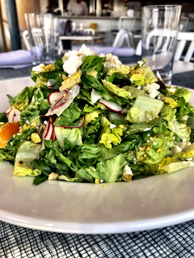 Quicks Hole Tavern | restaurant | 29 Railroad Ave, Woods Hole, MA 02543, USA | 5084950048 OR +1 508-495-0048