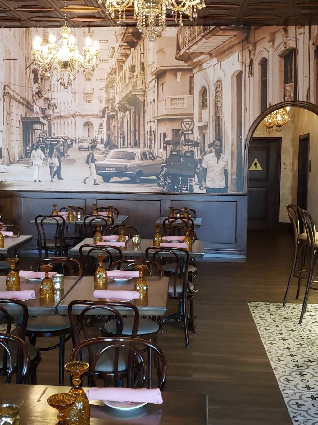 Isla | restaurant | Centerpointe Dr, La Palma, CA 90623, USA | 7147358597 OR +1 714-735-8597