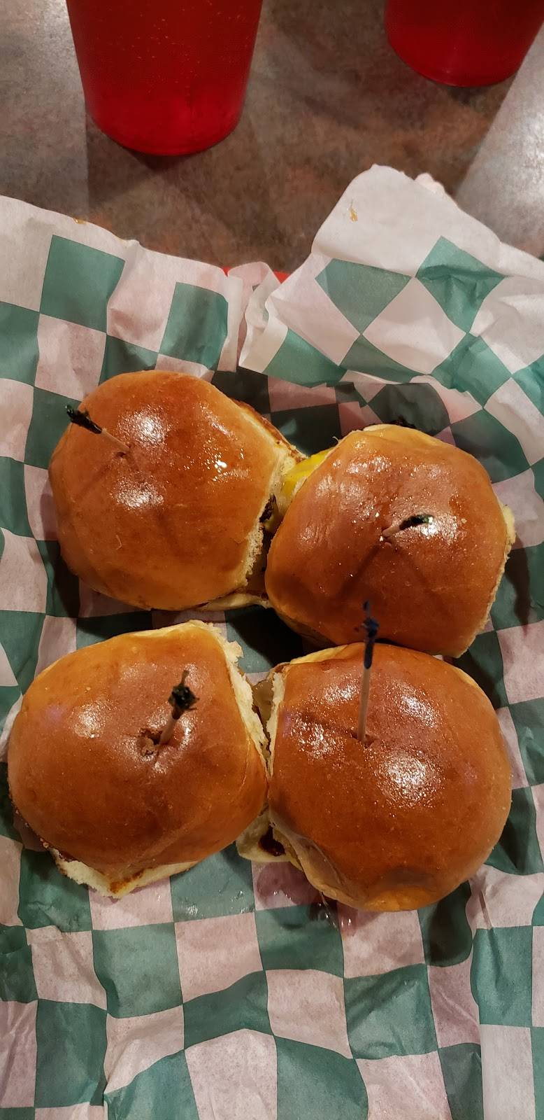 Vine Tavern & Eatery - Coralville | restaurant | 39 2nd Ave, Coralville, IA 52241, USA | 3193387770 OR +1 319-338-7770