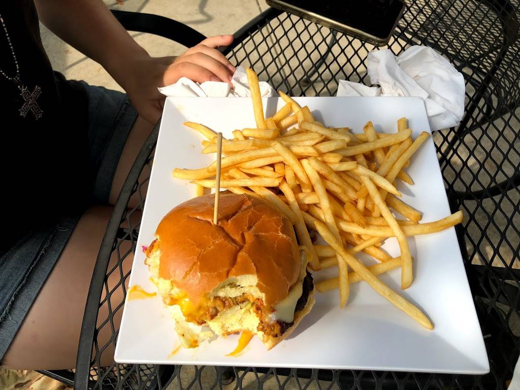 Average Joes Tap House | restaurant | 9890 Brewster Ln, Powell, OH 43065, USA | 6143367765 OR +1 614-336-7765