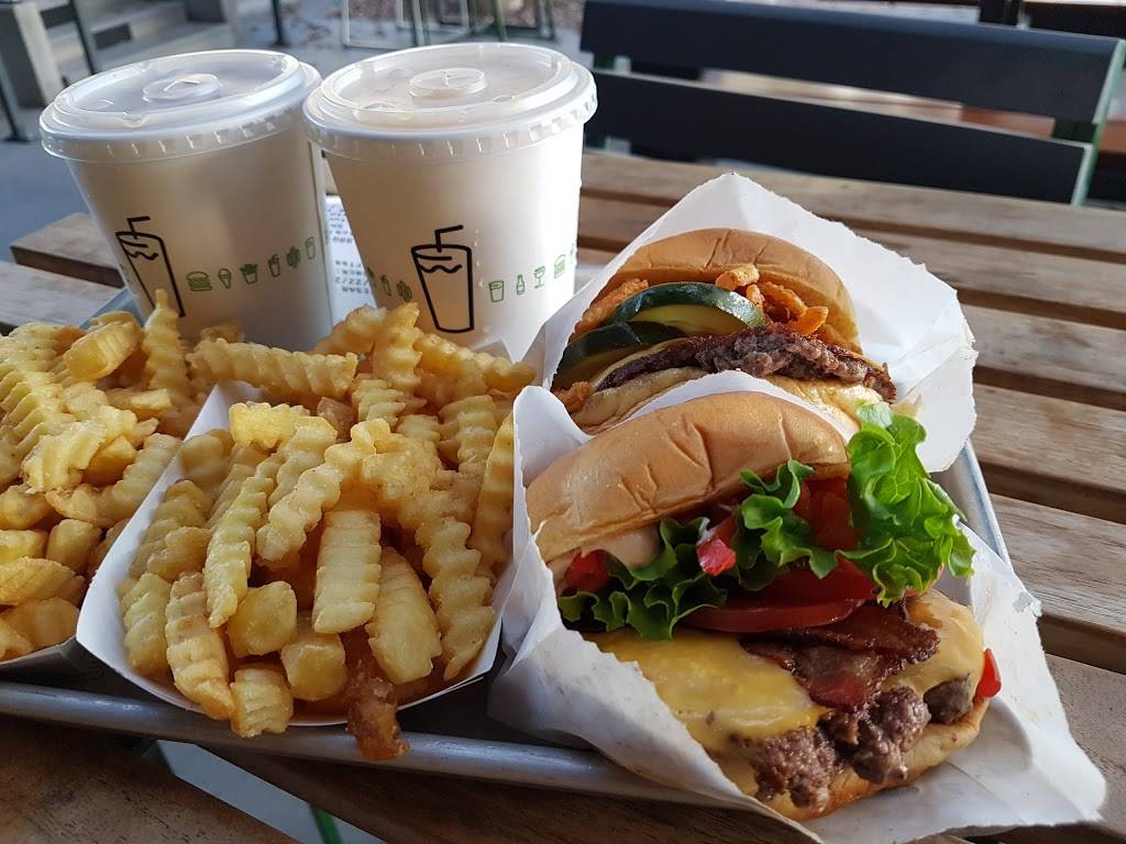 Shake Shack | restaurant | 7014 E Camelback Rd b116, Scottsdale, AZ 85251, USA | 4802708825 OR +1 480-270-8825