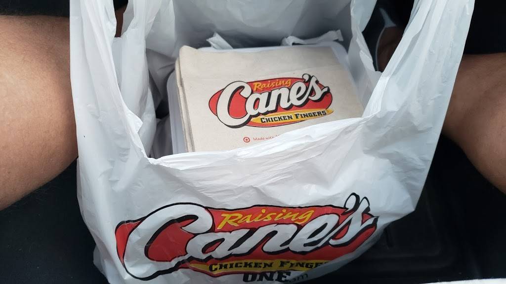 Raising Canes Chicken Fingers | restaurant | 9811 Mission Gorge Rd, Santee, CA 92071, USA | 6194490565 OR +1 619-449-0565