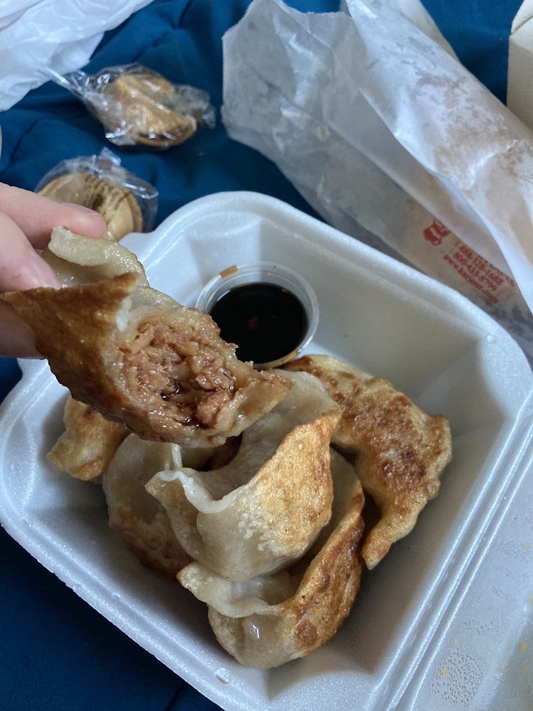 Cheng Chopsticks | restaurant | 3054 W Armitage Ave, Chicago, IL 60647, USA | 7733841668 OR +1 773-384-1668