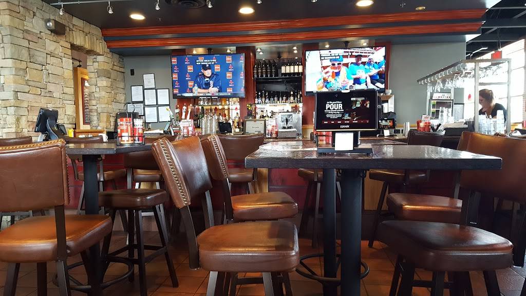 Red Robin Gourmet Burgers and Brews | restaurant | 740 Jefferson Rd, Rochester, NY 14623, USA | 5854751410 OR +1 585-475-1410