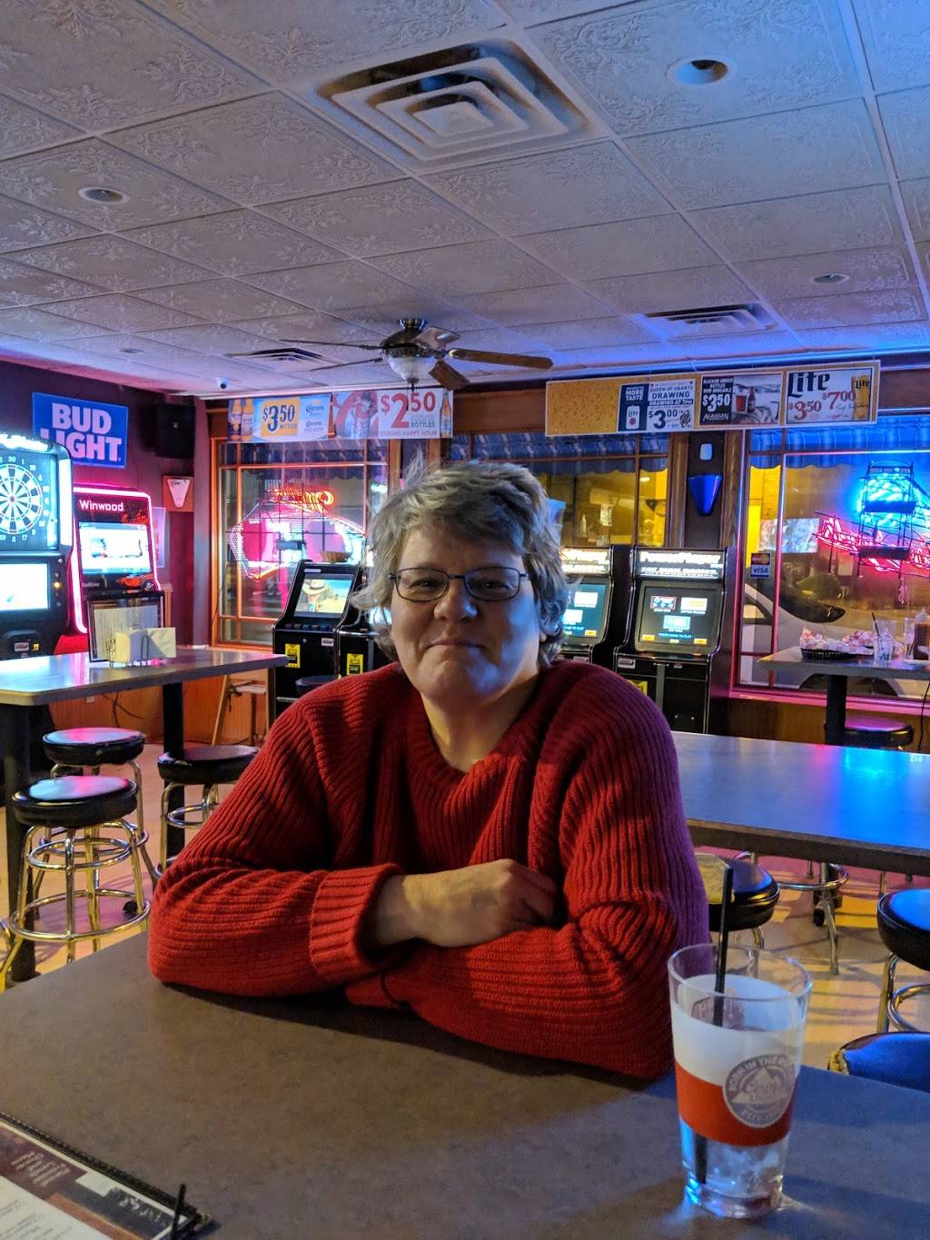 The Flannel Frontier Bar & Grill | restaurant | 15 N Main St, Deerfield, WI 53531, USA | 6087648353 OR +1 608-764-8353