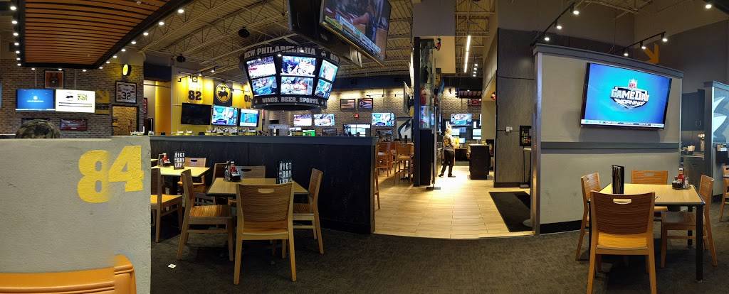 Buffalo Wild Wings | restaurant | 1072 W High Ave, New Philadelphia, OH 44663, USA | 3303399464 OR +1 330-339-9464