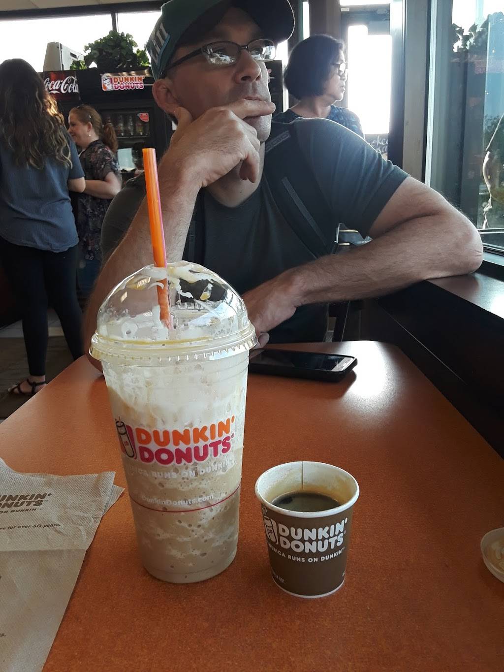Dunkin | cafe | 330 W Oregon Ave, Philadelphia, PA 19148, USA | 2155517910 OR +1 215-551-7910