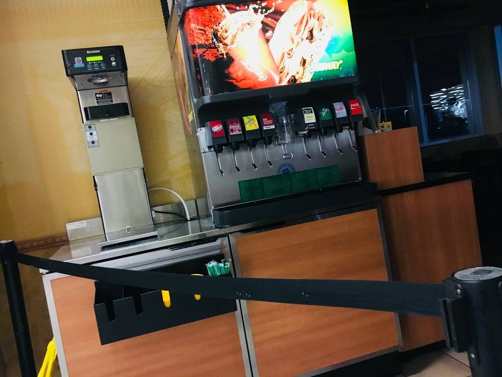 Subway | restaurant | 36600 Van Dyke Ave, Sterling Heights, MI 48312, USA | 5867951605 OR +1 586-795-1605