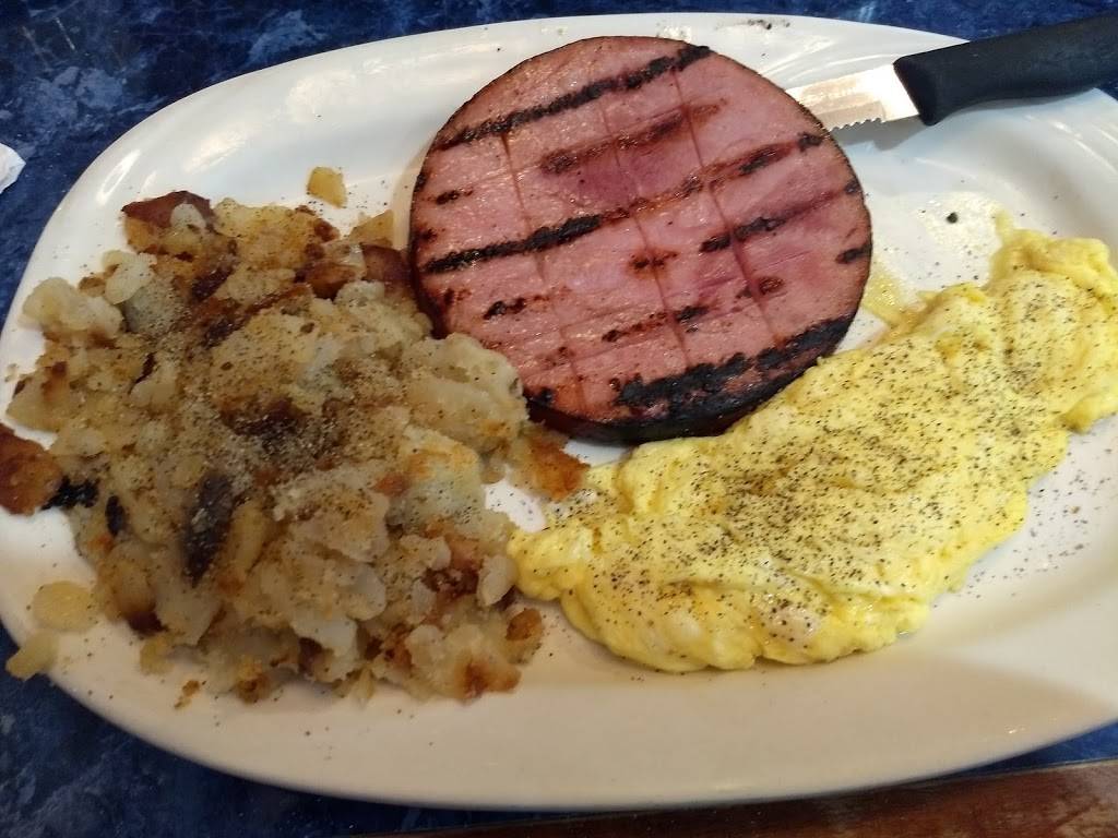 Peters Diner | restaurant | 236 Broadway, Amityville, NY 11701, USA | 6316939003 OR +1 631-693-9003