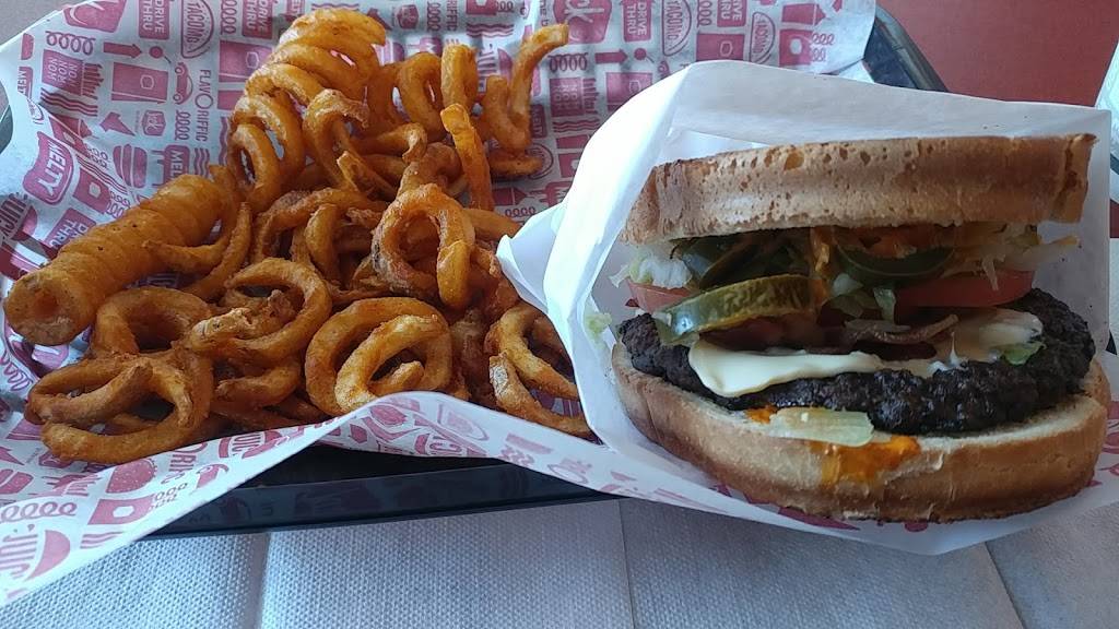 Jack in the Box | restaurant | 4896 El Camino Real, Los Altos, CA 94022, USA | 4085155966 OR +1 408-515-5966