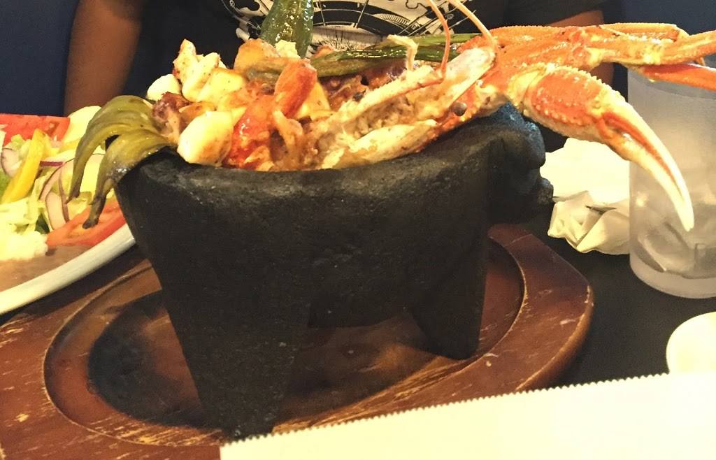 Mar Y Tierra Restaurant | restaurant | 1118 W San Bernardino Rd, Covina, CA 91722, USA | 6269668868 OR +1 626-966-8868