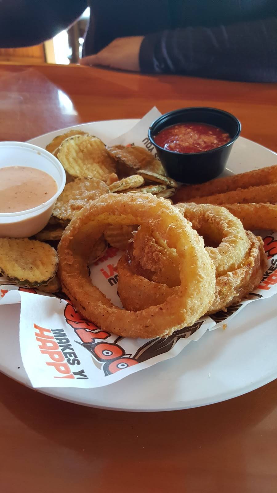 Hooters | restaurant | 5821 Interstate 20 W, Arlington, TX 76016, USA | 8175169464 OR +1 817-516-9464