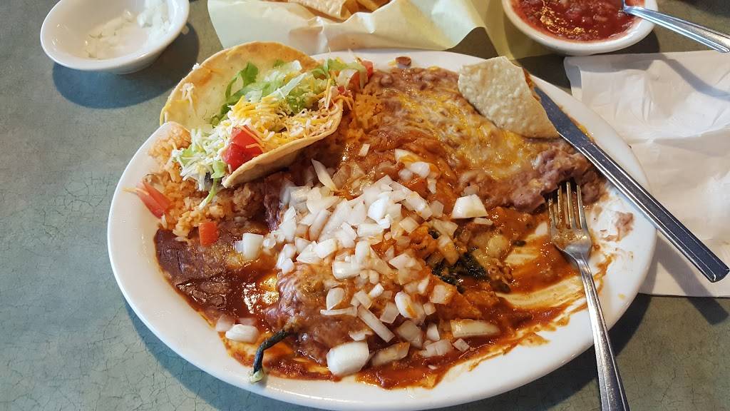 Carnitas Express Madison | restaurant | 25145 Madison Ave, Murrieta, CA 92562, USA | 9516775377 OR +1 951-677-5377