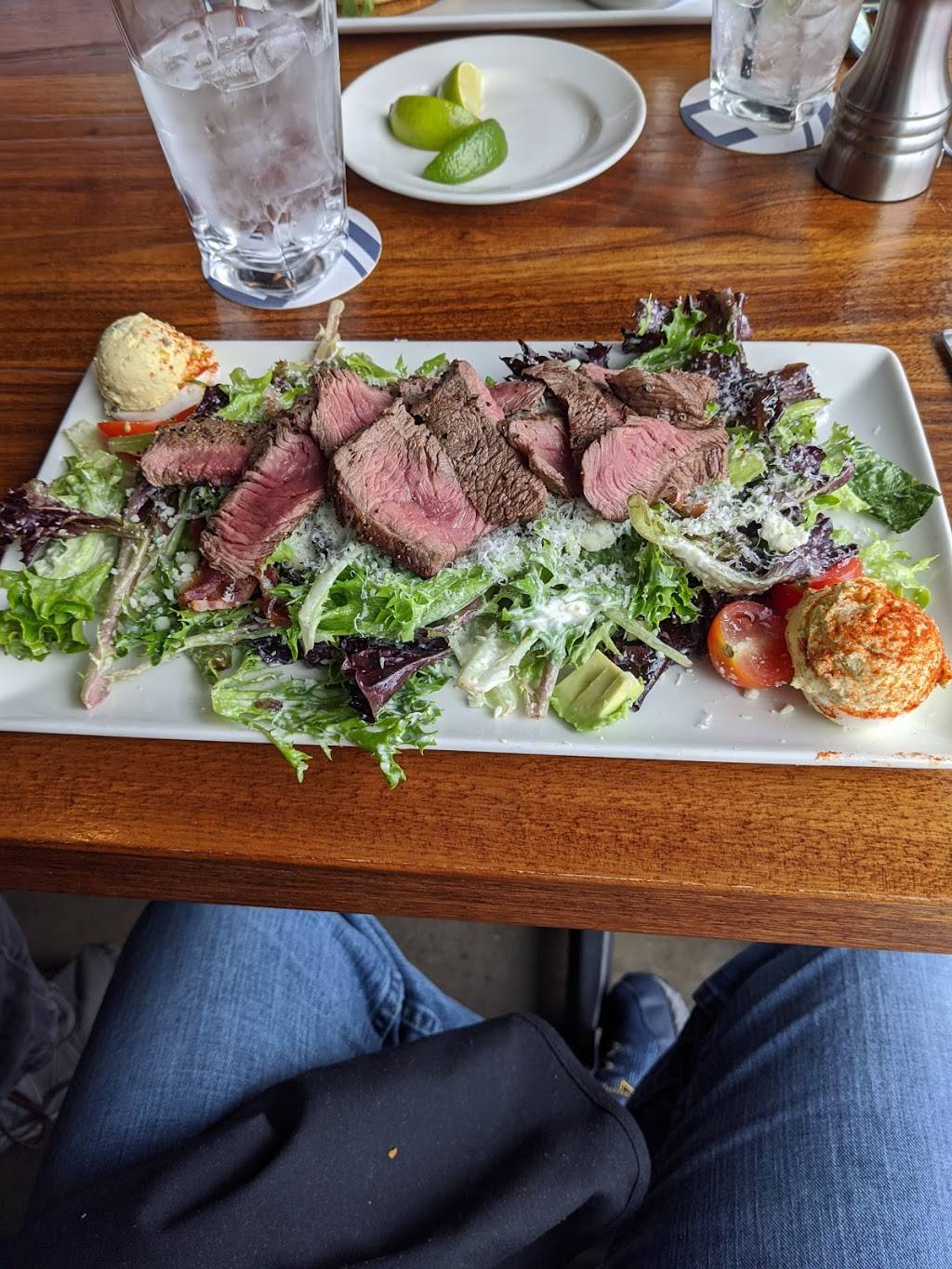 Del Friscos Grille | restaurant | 1201 Demonbreun St Suite 104, Nashville, TN 37203, USA | 6157425503 OR +1 615-742-5503