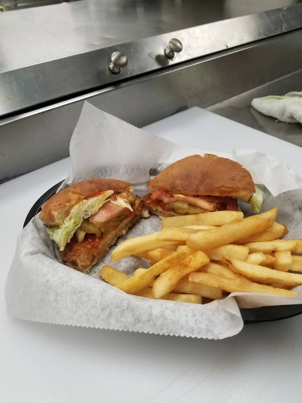 Bluegrass Bar & Grill | restaurant | Hendersonville, TN 37075, USA | 6158227499 OR +1 615-822-7499